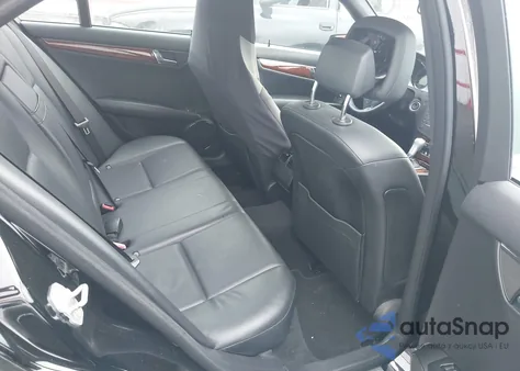 2010 Mercedes-Benz C 300 Luxury 4Matic/Sport 4Matic from USA, damaged, VIN WDDGF8BB5AF447647